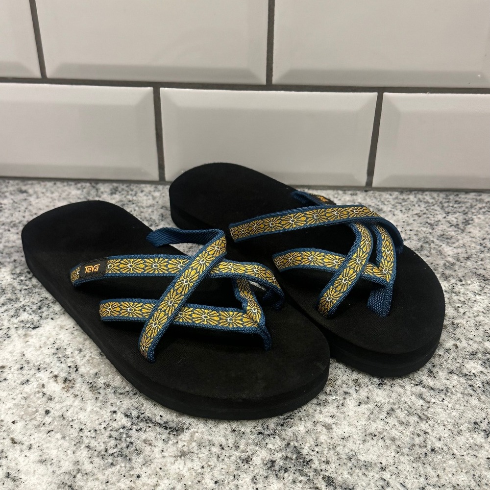 Teva Kids Size 2 Olowahu Flip Flop Sandals Black Blue Yellow Floral Boho Gorp